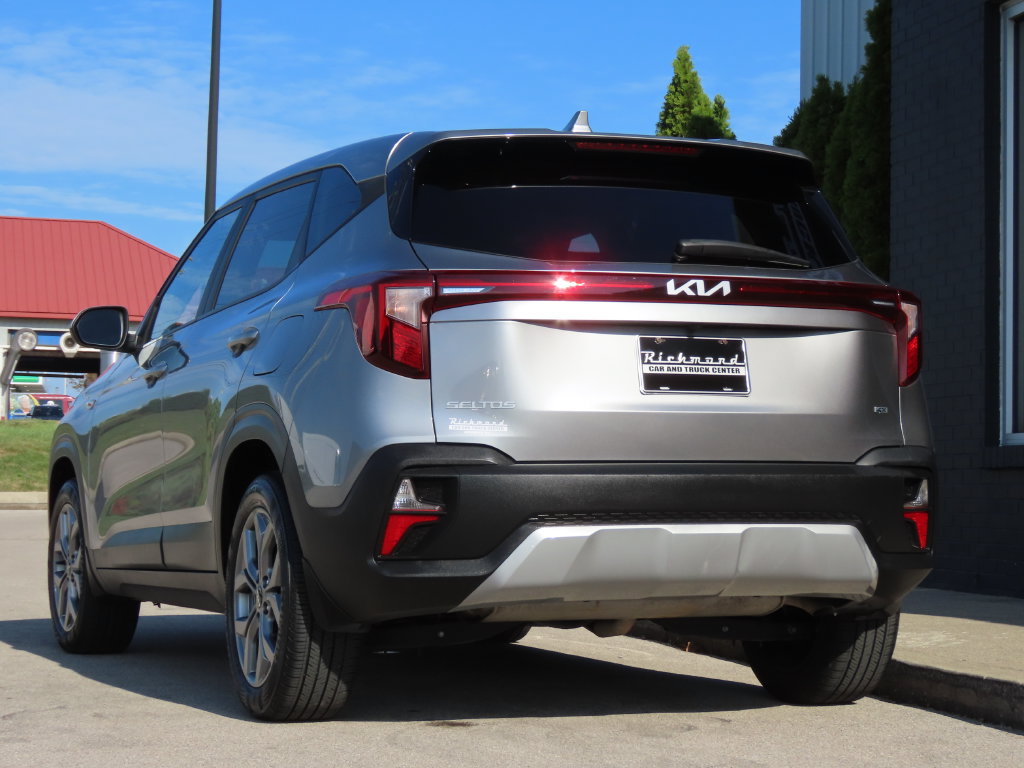 Used 2024 Kia Seltos LX AWD/4WD image 10