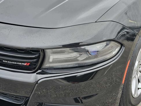 Used 2019 Dodge Charger SXT RWD image 7