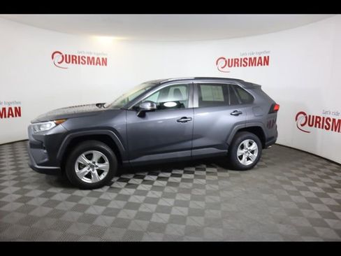 Used 2021 Toyota RAV4 XLE image 9
