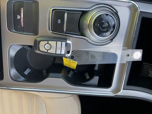 Used 2022 Ford Edge SEL w/ Convenience Package image 25