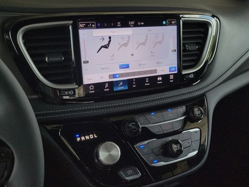 New 2026 Chrysler Pacifica Select FWD image 29