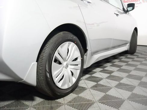 Used 2025 Nissan Leaf S FWD image 11
