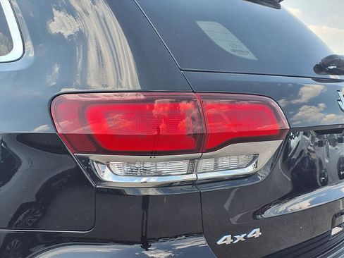 Used 2021 Jeep Grand Cherokee Laredo X image 23