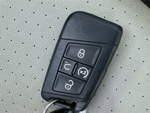 Used 2018 Volkswagen Atlas SEL w/ R-Line Package AWD/4WD image 40