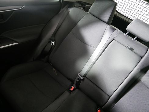 Used 2021 Toyota RAV4 LE AWD/4WD image 12