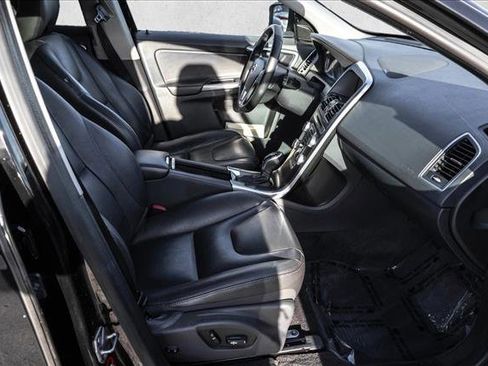 Used 2016 Volvo XC60 T6 Platinum image 26