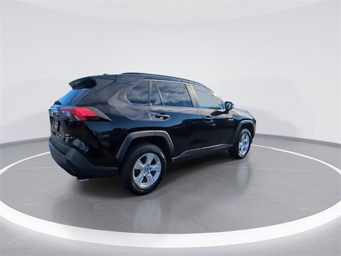 Used 2021 Toyota RAV4 XLE image 8