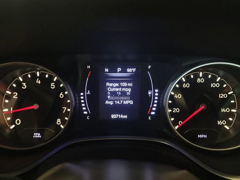 Used 2018 Jeep Compass Latitude AWD/4WD image 23