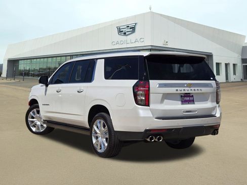 Used 2024 Chevrolet Suburban High Country w/ Premium Package AWD/4WD image 4