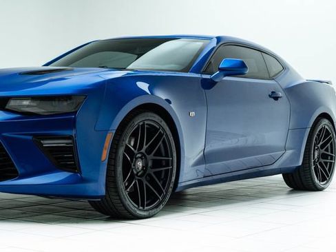 Used 2017 Chevrolet Camaro SS image 9