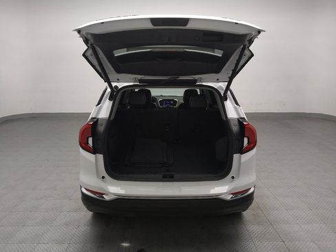 Used 2024 GMC Terrain SLT AWD/4WD image 29