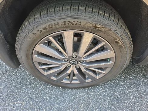 Certified 2023 Nissan Pathfinder SL w/ SL Premium Package FWD image 6