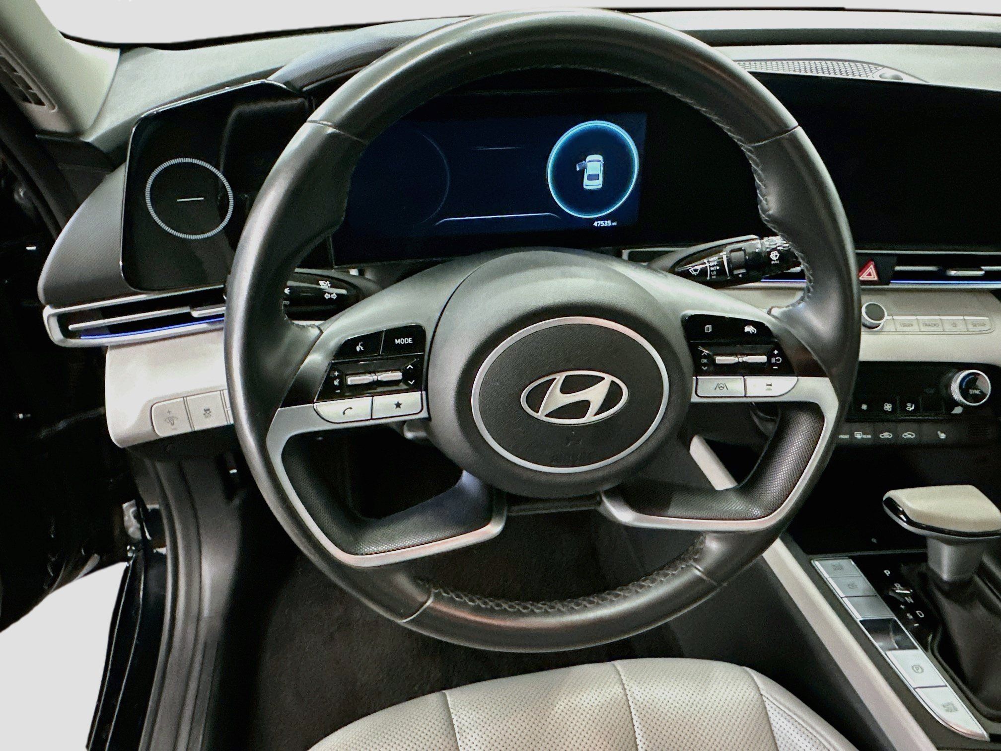 Used 2025 Hyundai Elantra Limited FWD image 18