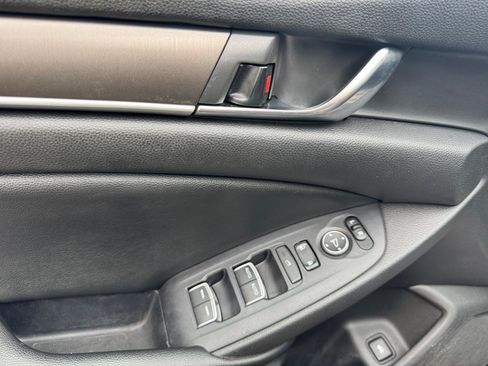 Used 2019 Honda Accord LX image 18