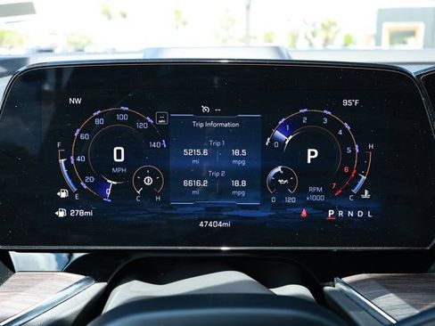 Used 2025 Chevrolet Tahoe LT RWD image 12