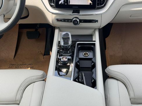 New 2026 Volvo XC60 B5 Ultra w/ Protection Package Premier AWD/4WD image 7