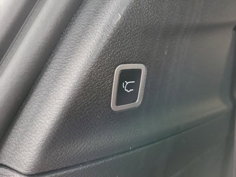 Used 2025 Chrysler Pacifica Select FWD image 15