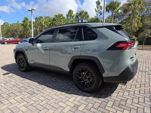 Certified 2020 Toyota RAV4 XLE image 9