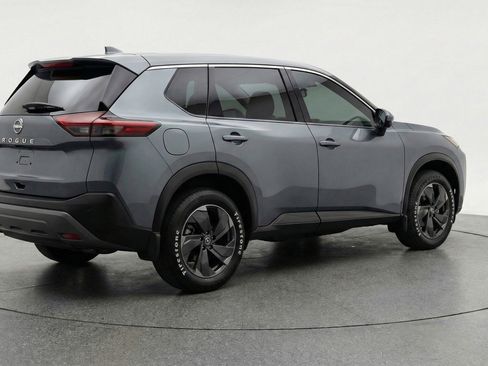 Used 2025 Nissan Rogue SV image 9