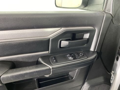 Used 2020 RAM 2500 Tradesman w/ Chrome Appearance Group AWD/4WD image 12