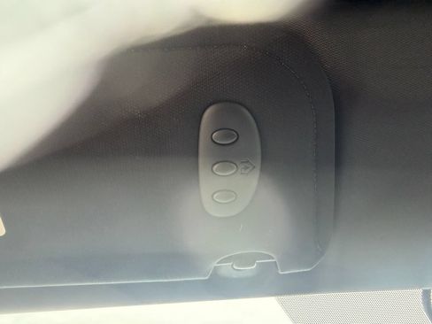 Used 2011 Chrysler 200 Touring FWD image 26