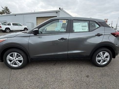 New 2025 Nissan Kicks Play S image 7