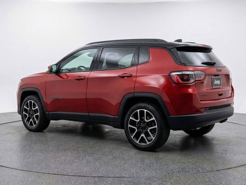 Used 2025 Jeep Compass Trailhawk AWD/4WD image 6