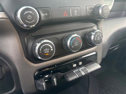 Used 2022 RAM 2500 Big Horn image 27