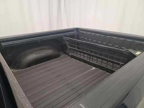 Used 2022 RAM 1500 Limited w/ Body-Colour Bumper Group image 10