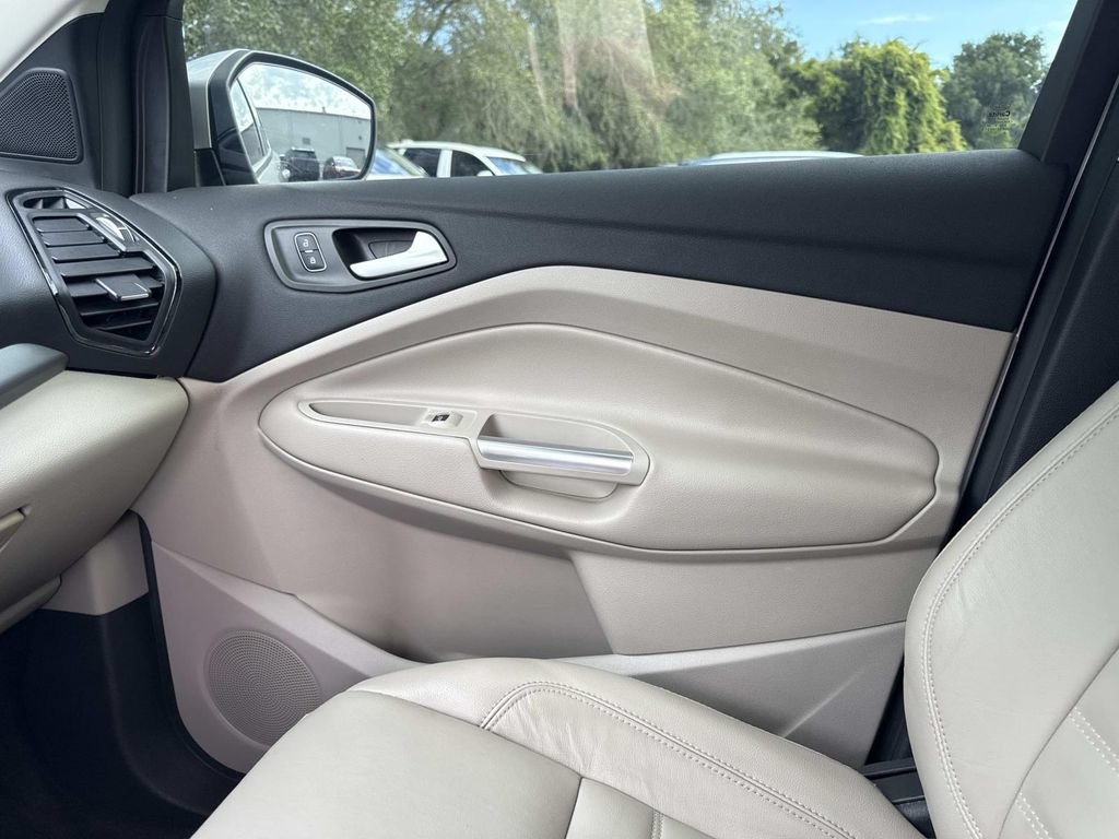 Used 2018 Ford Escape SEL w/ Ford Safe & Smart Package FWD image 22