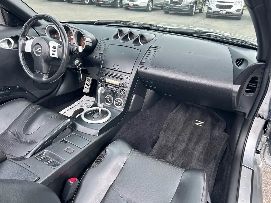 Used 2005 Nissan 350Z Touring RWD image 34