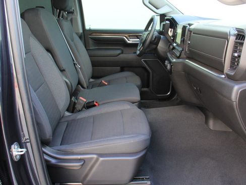 Used 2024 Chevrolet Silverado 1500 LT image 25