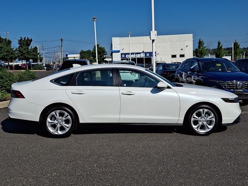 Certified 2025 Honda Accord LX image 7