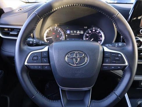 Certified 2024 Toyota Highlander LE image 11