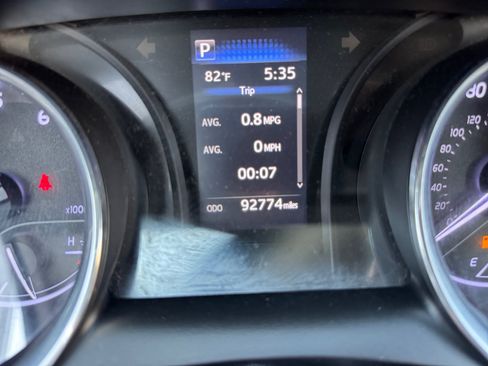 Used 2020 Toyota Camry SE FWD image 10
