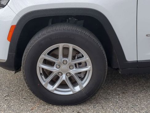 Used 2022 Jeep Grand Cherokee L Laredo w/ Luxury Tech Group I image 14