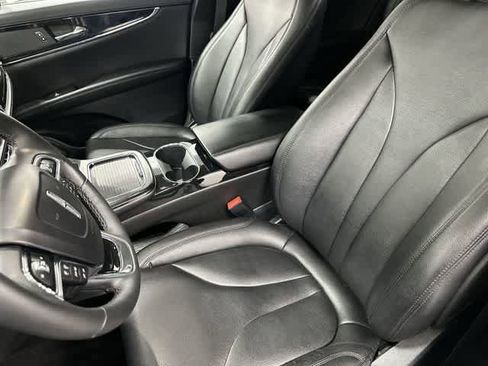 Used 2022 Lincoln Nautilus FWD image 10