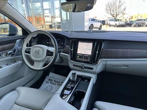 Used 2022 Volvo S90 B6 Inscription w/ Advanced Package image 36