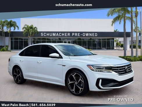 Used 2021 Volkswagen Passat 2.0T R-Line FWD image 1
