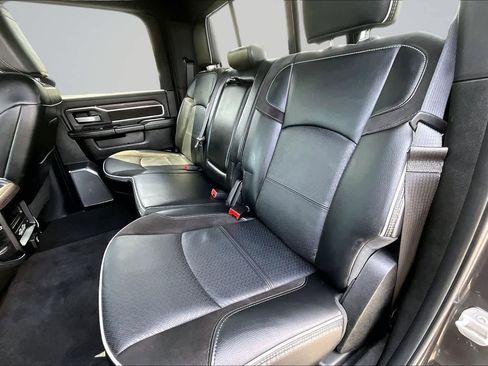 Used 2025 RAM 2500 Laramie AWD/4WD image 13