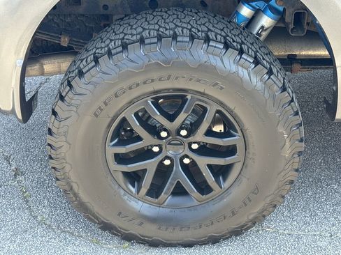 Used 2017 Ford F150 Raptor w/ Equipment Group 801A Mid AWD/4WD image 17