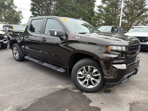 Used 2019 Chevrolet Silverado 1500 RST AWD/4WD image 2