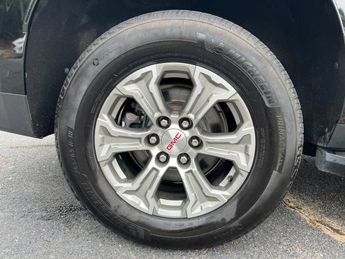 Used 2023 GMC Yukon SLE RWD image 19