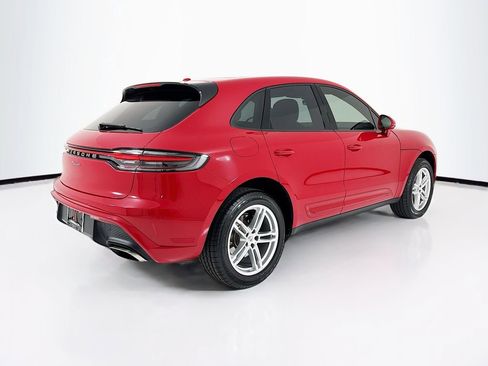 Certified 2025 Porsche Macan image 9