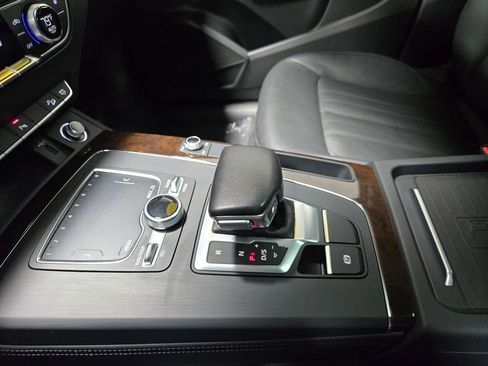 Used 2019 Audi Q5 2.0T Premium Plus w/ Premium Plus Package image 28