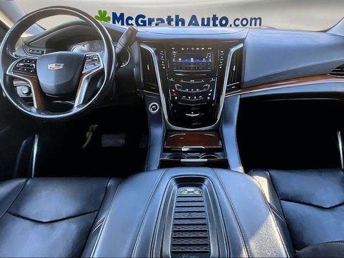 Used 2019 Cadillac Escalade Premium Luxury image 7