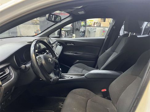 Used 2018 Toyota C-HR XLE image 14