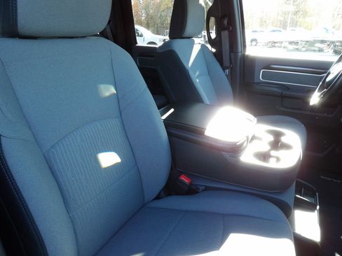 Used 2022 RAM 3500 Big Horn image 23