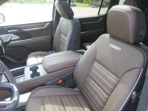 New 2027 GMC Acadia Denali Ultimate AWD/4WD image 11