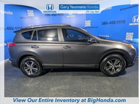 Used 2018 Toyota RAV4 XLE FWD image 5